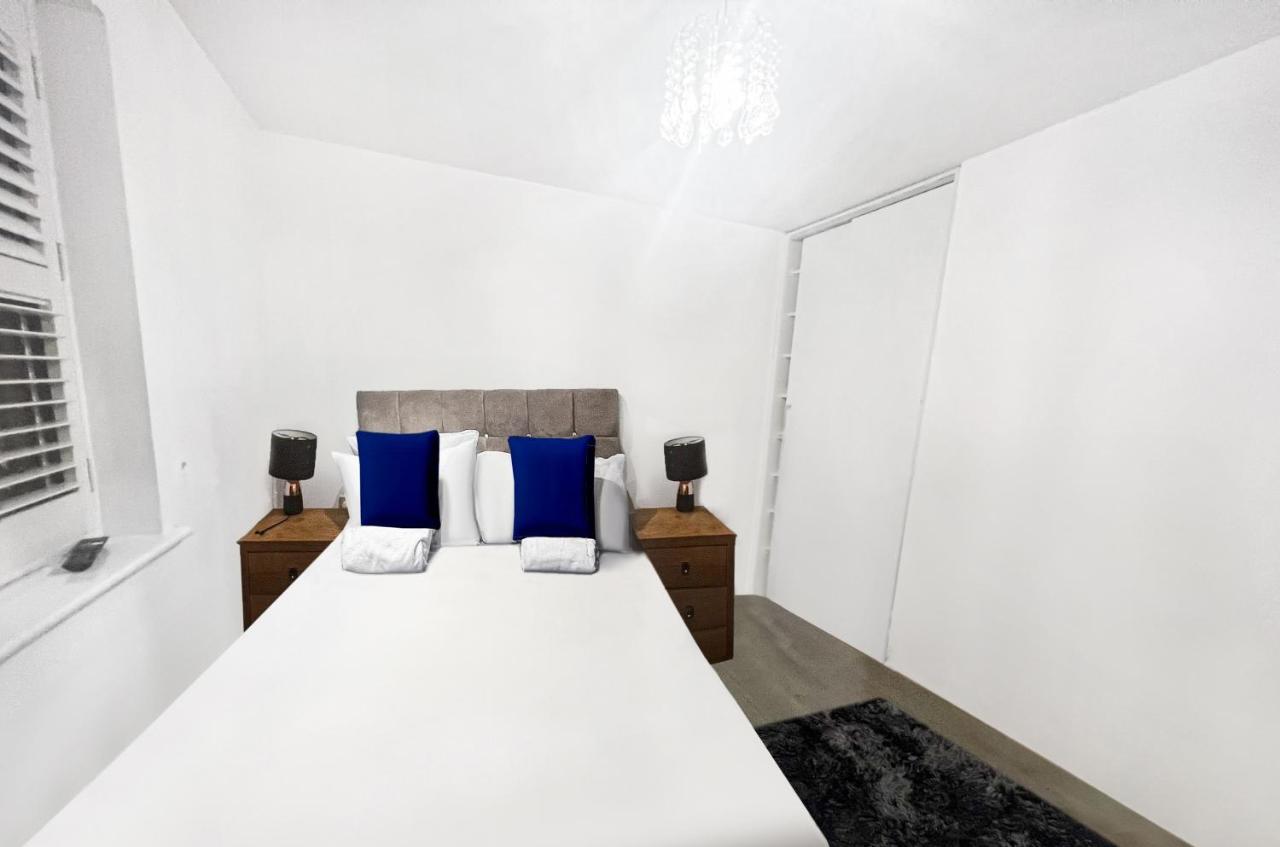 Private Rooms At Oxley Comfy House - Milton Keynes - Near M1 J14 Broughton  外观 照片